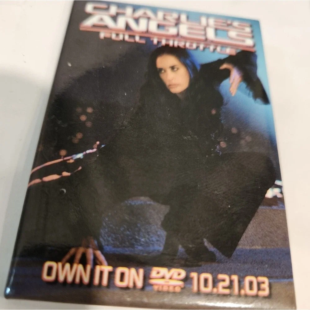 Charlie's Angels Full Throttle Promotional Movie Pin‎ 018 Button